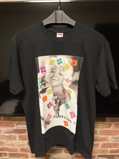 Supreme Naomi Tee "Black"