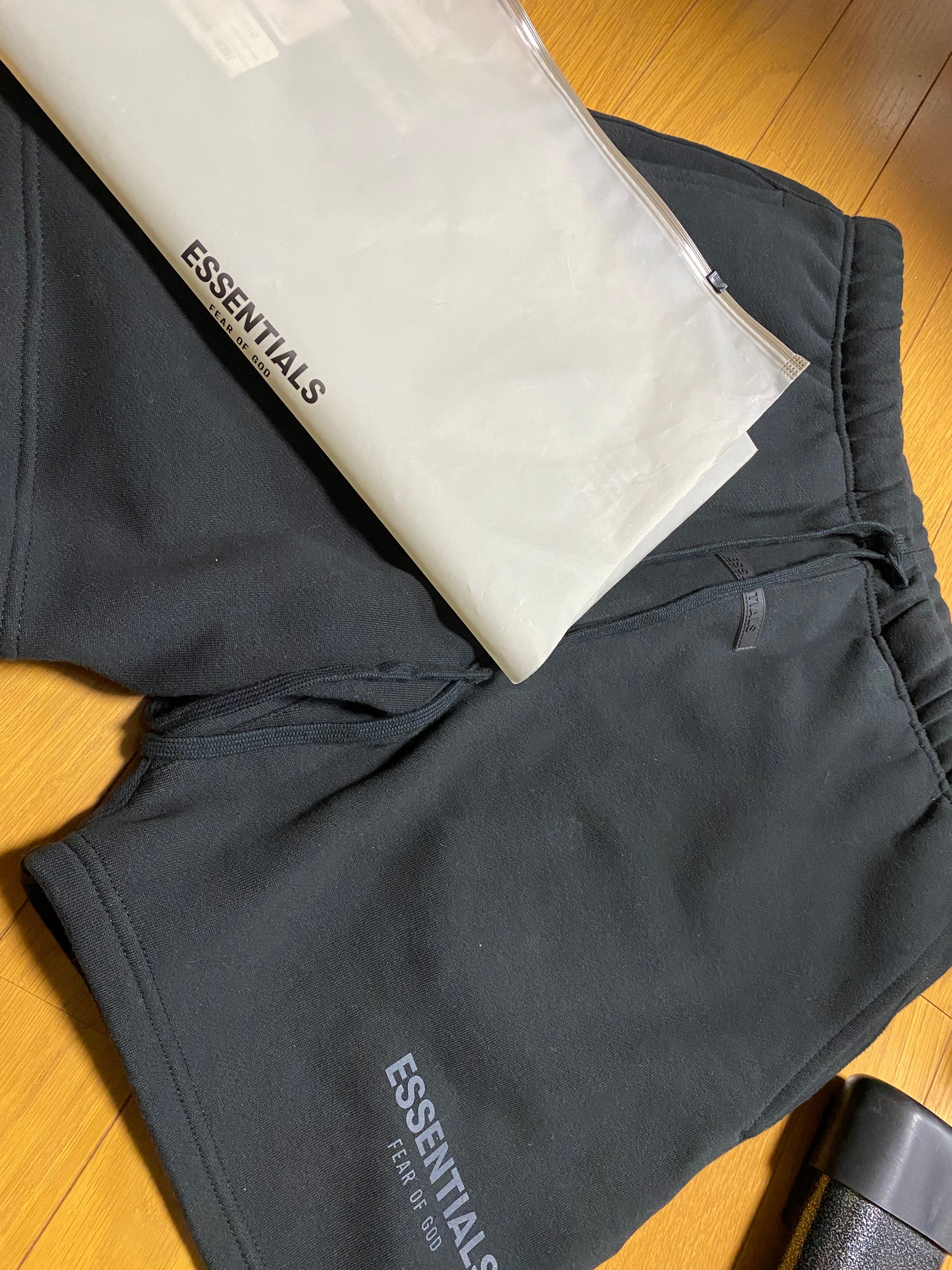 FEAR OF GOD ESSENTIALS SWEATSHORT "Stretch Limo"