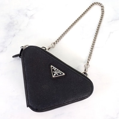 プラダ PRADA トライアングルミニポーチ 1NR015 2WAYバッグ サフィアーノ ブラック シルバー金具 レディース【中古】【ABランク】