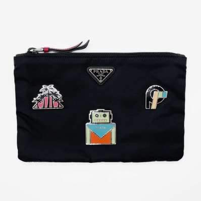 PRADA プラダ トライアングルロゴ 三角プレート ロボット ポーチ
ナイロンポーチ クラッチバッグ 小物ケース ナイロン ブラック レディース
【中古】