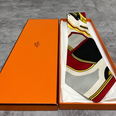 【HERMES】エルメス ネクタイ 箱付き 幾何学 アブストラクト 大柄 レッド ブラック グレー アイボリー イエロー フランス製 ヴィンテージ