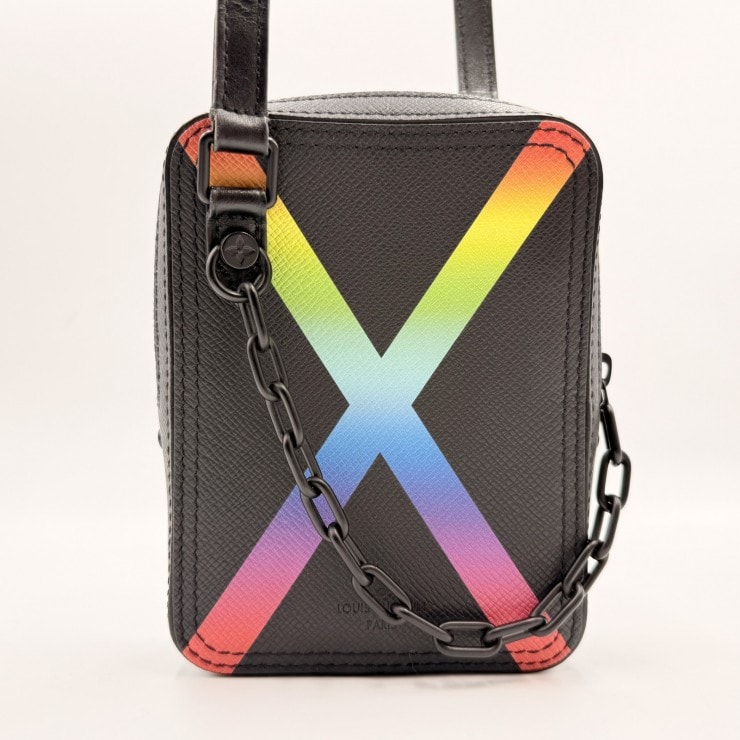 LOUIS VUITTON(ルイ・ヴィトン)ダヌーブ メッセンジャー レインボー ショルダーバッグ ブラック タイガレザー レインボーXデザイン ブラック金具 M30332