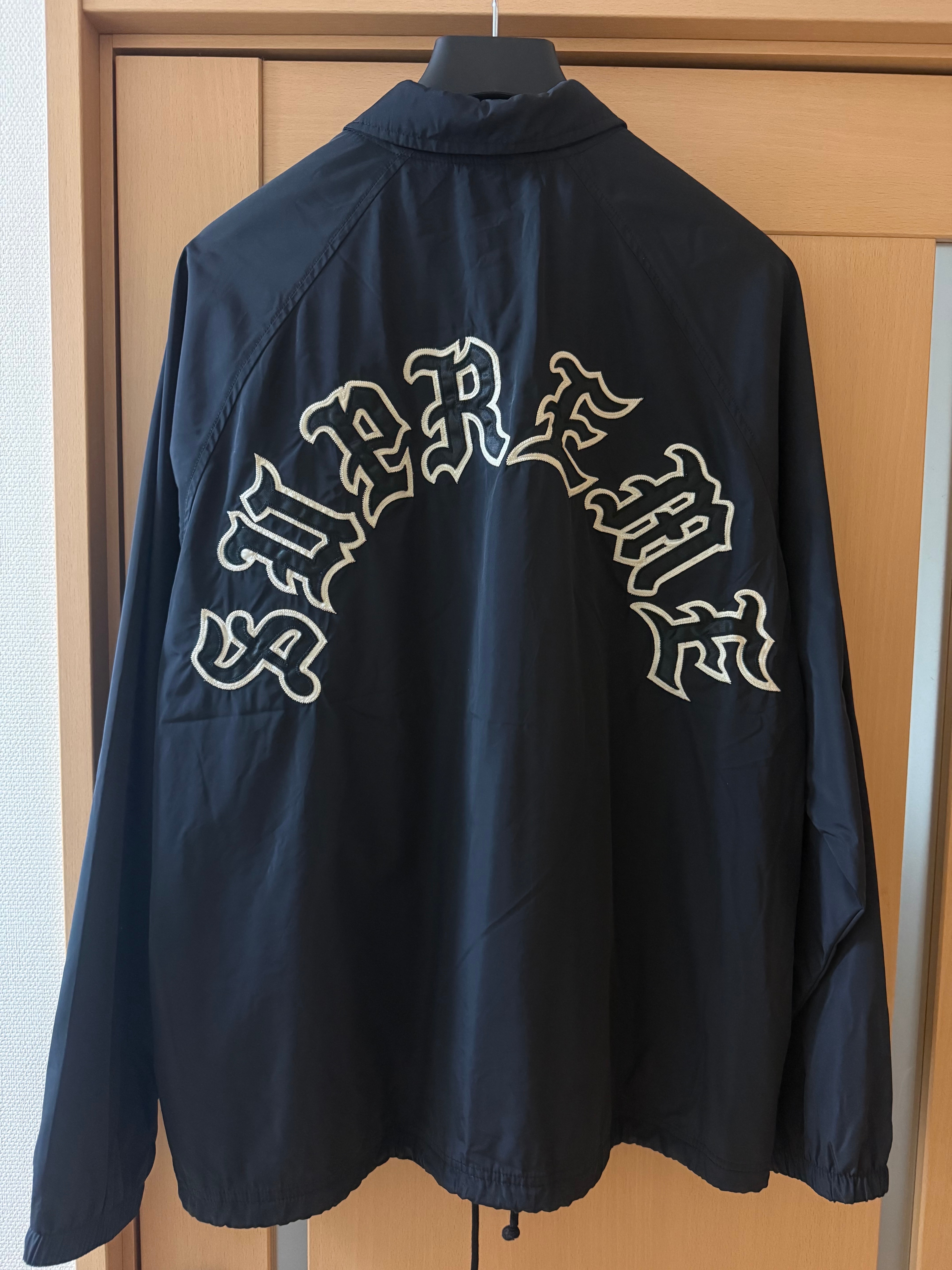 Supreme Old English Arc Coaches Jacket "Black"