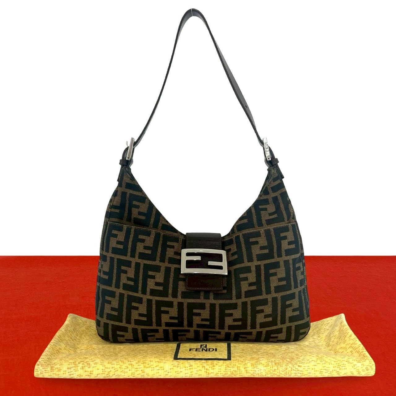 FENDI フェンディ ズッカ FF ロゴ 金具 キャンバス レザー ショルダーバッグ ブラウン
 41729