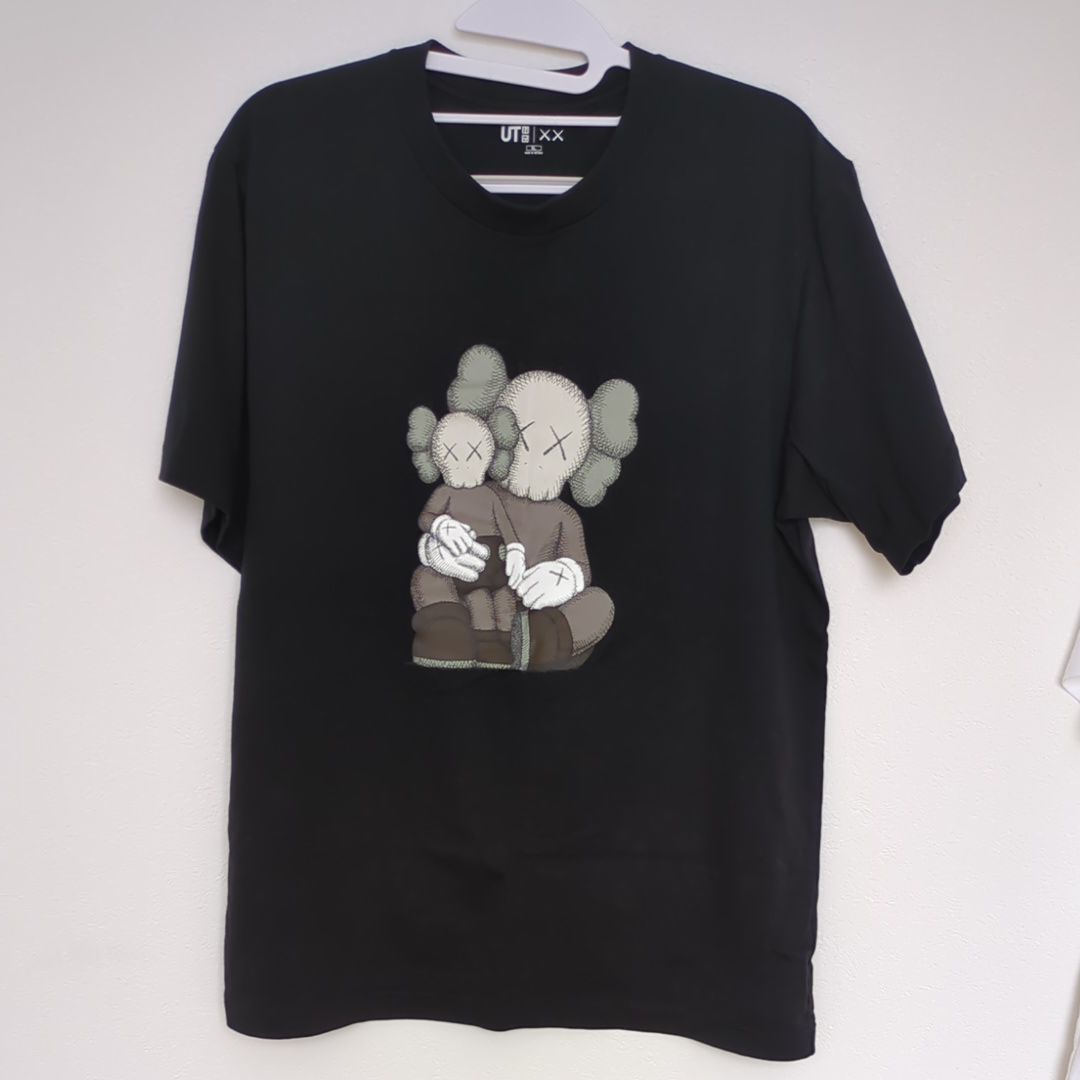Uniqlo x KAWS Tee 03 "Black"