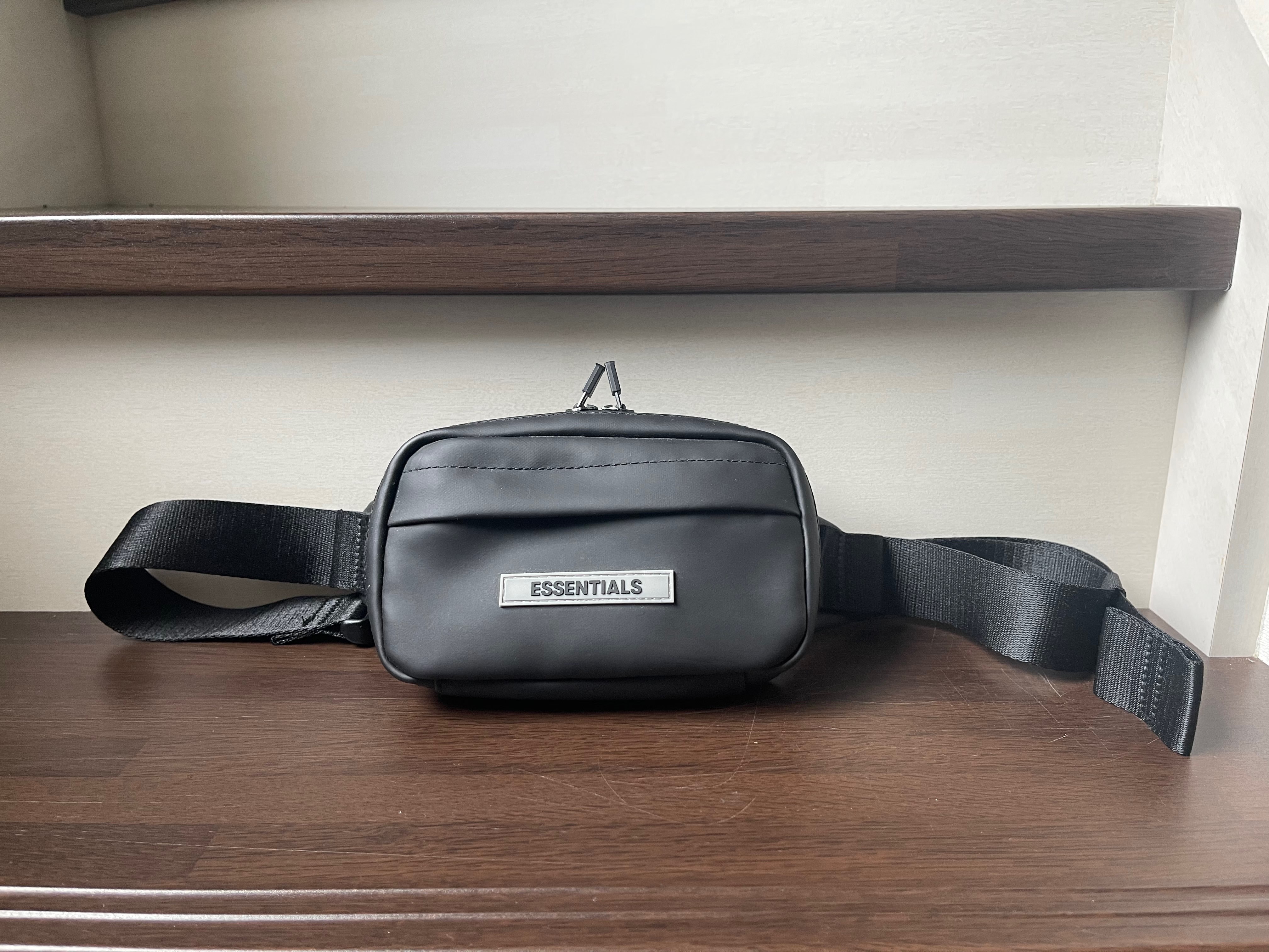 FEAR OF GOD ESSENTIALS Sling Bag "Black"