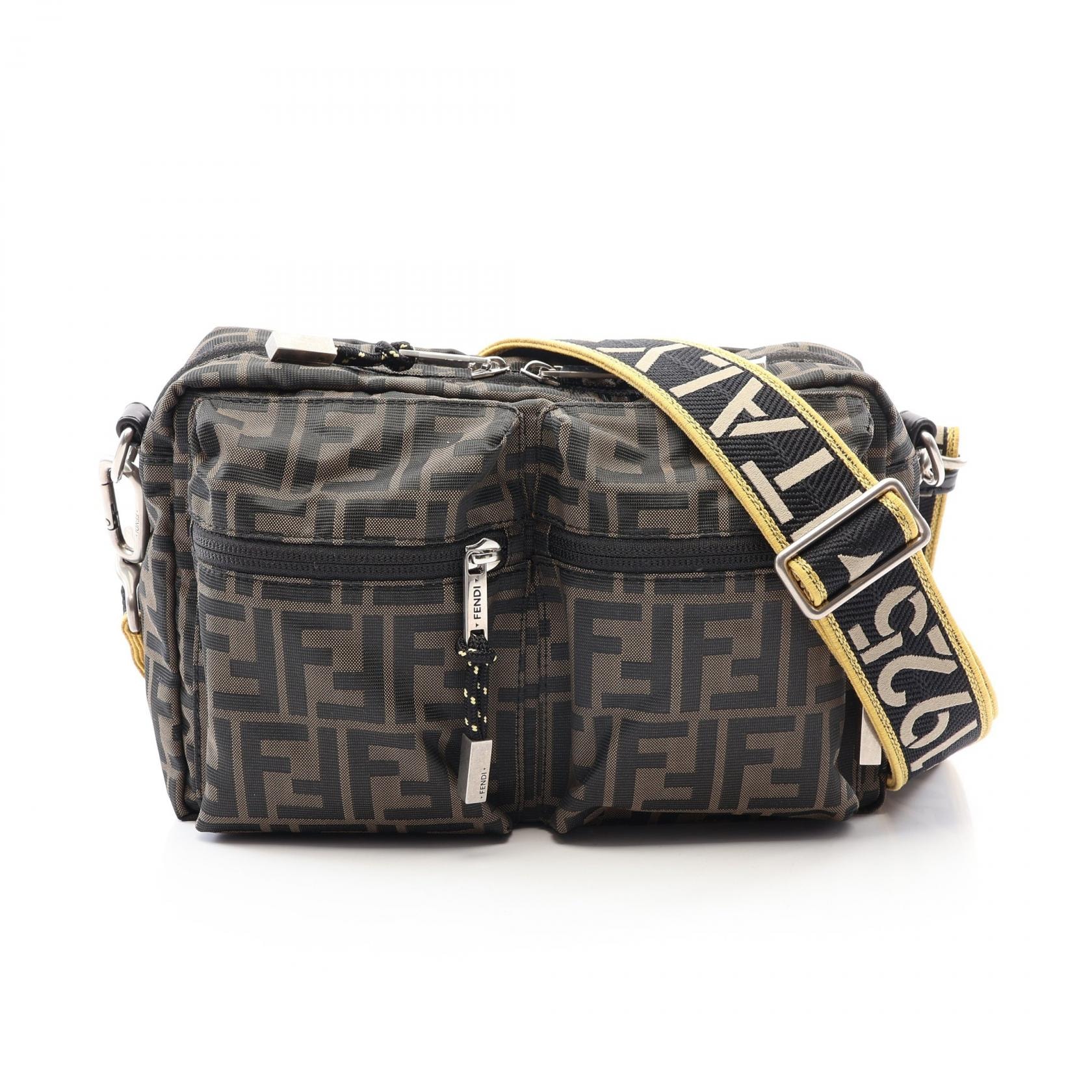 フェンディ FENDI ズッカ カメラケース ショルダーバッグ バッグ キャンバス レザー メンズ ブラウン系 / ブラック系 7VA695B12NF1PR4 【新品】