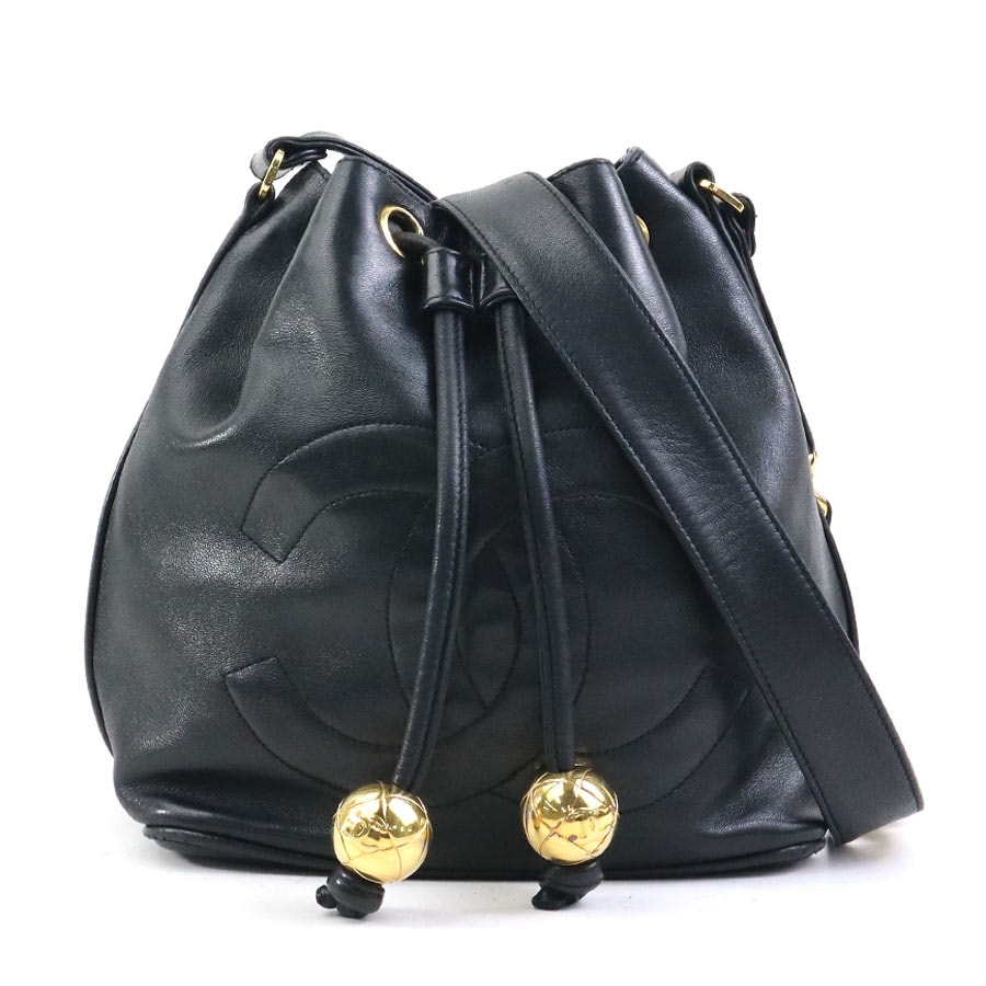 シャネル CHANEL ショルダーバッグ レザー/メタル ブラック/ゴールド レディース【中古】 e60356g