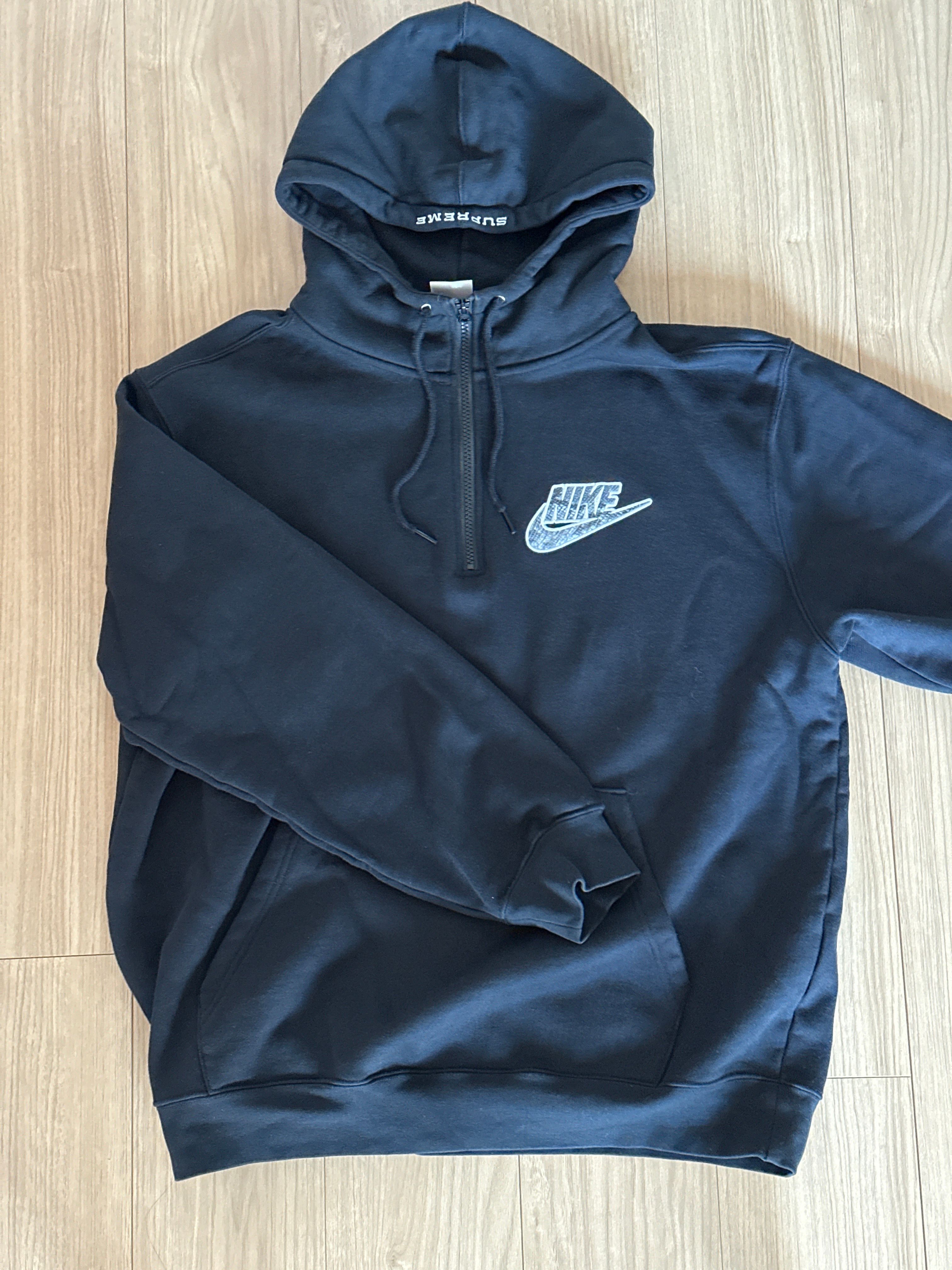Supreme / Nike® Half Zip Hooded Sweatshirt "Black"