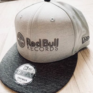 Red Bull レッドブル NEWERA ニューエラ キャップ ライトグレー