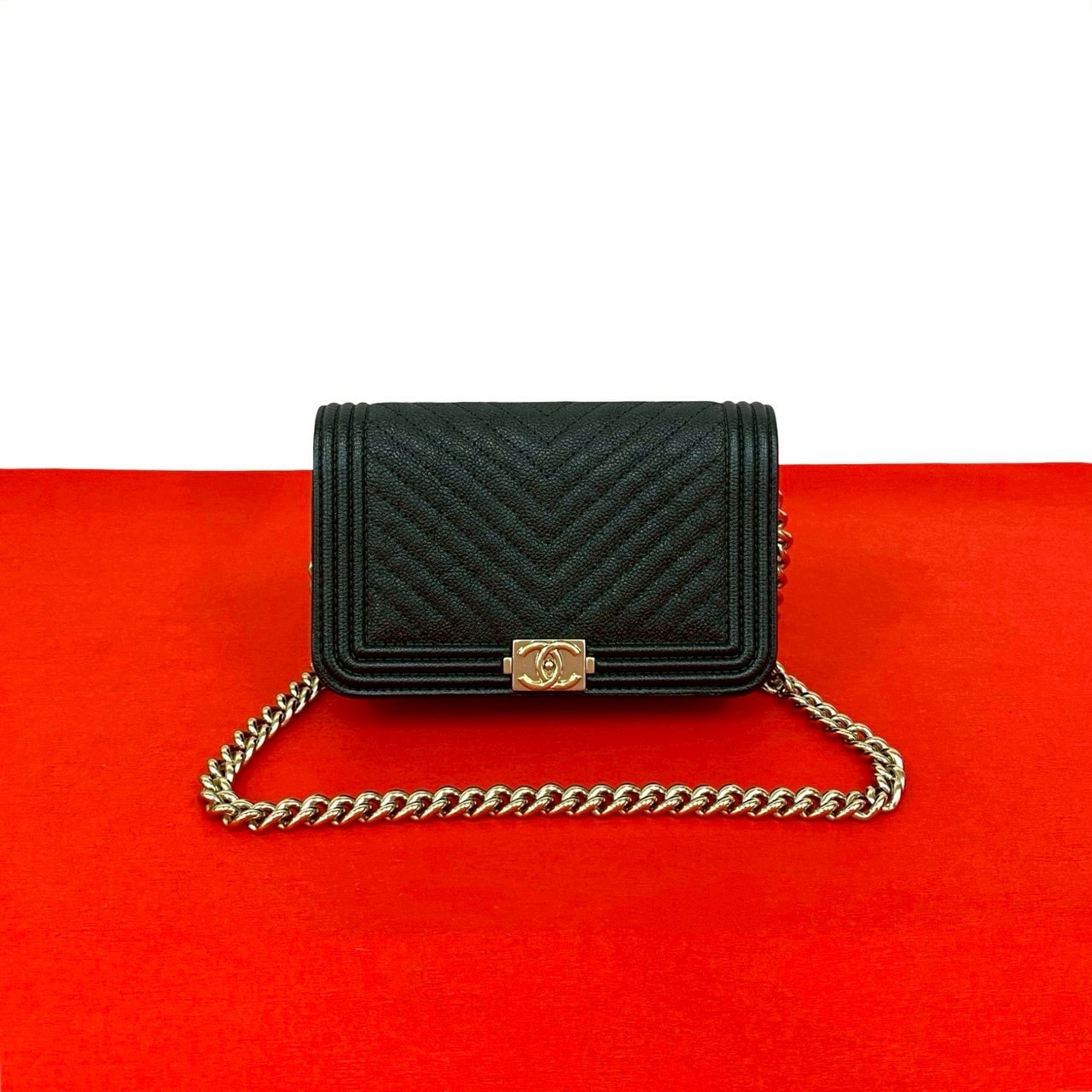 CHANEL シャネル ボーイシャネル ココマーク キャビアスキン ショルダーバッグ ブラック
 81629