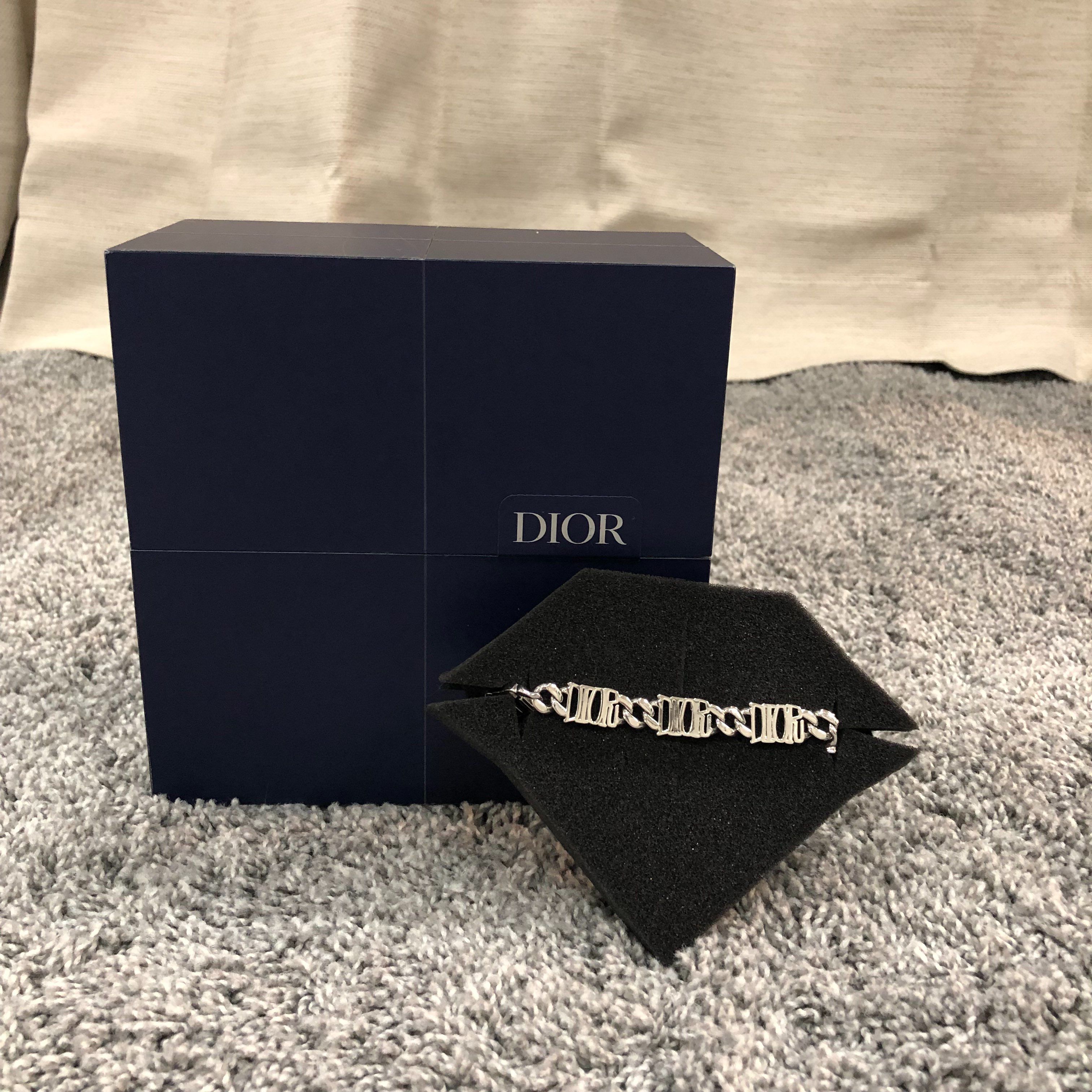ディオール ロゴ ブレスレット バングル