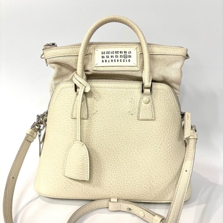 メゾン マルジェラ Maison Margiela 5AC クラシックミニ S56WG0082 P4455 H9677 レザー アイボリー 2wayハンド【鑑定済み】正規品