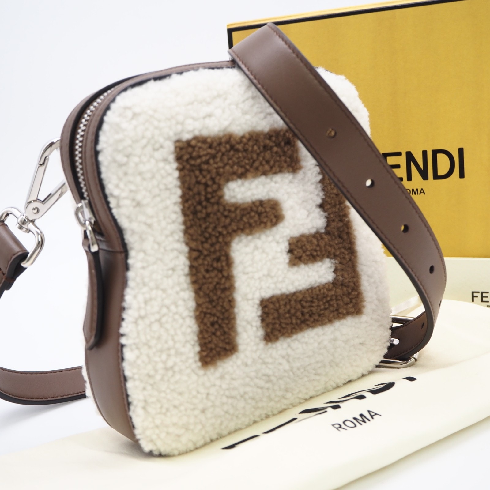 極美品 FENDI フェンディ FFロゴ トースト型 ホワイト シアリング 7AS311 2wayショルダーバッグ ホワイト ブラウン カーフレザー ムートン レディース
