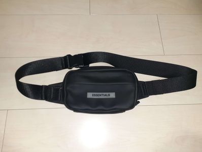 FEAR OF GOD ESSENTIALS Sling Bag "Black"