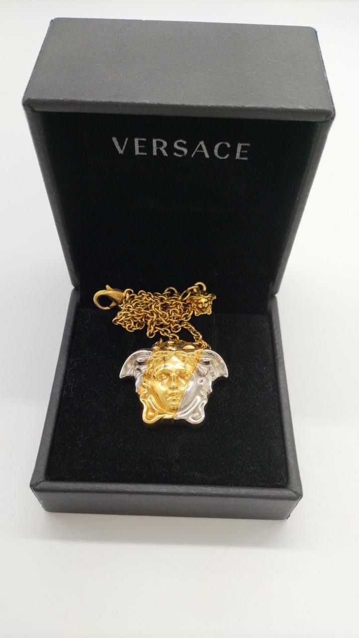 VERSACE