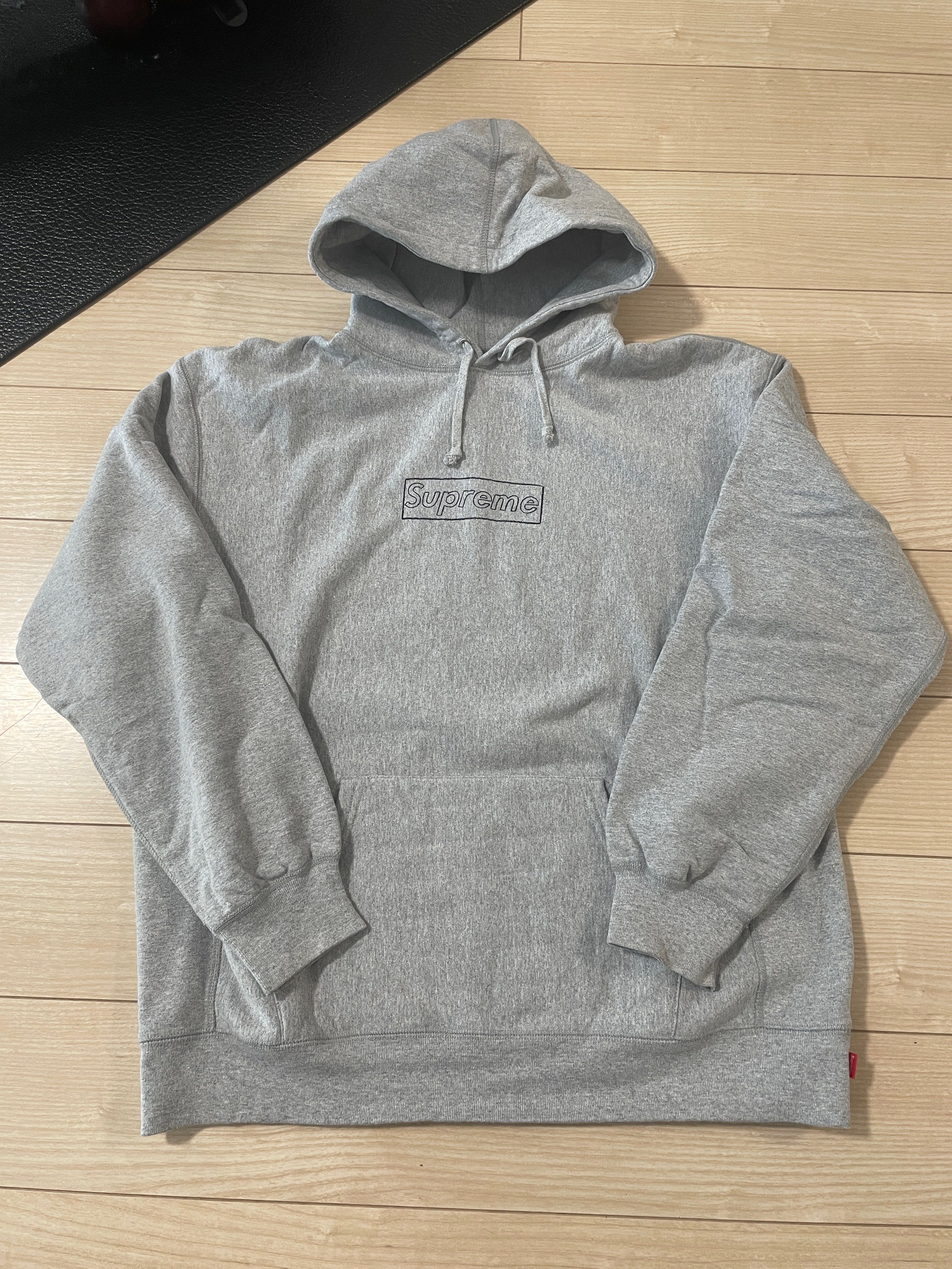 Supreme KAWS Chalk Logo Hooded Sweatshirt "Grey"(2021)