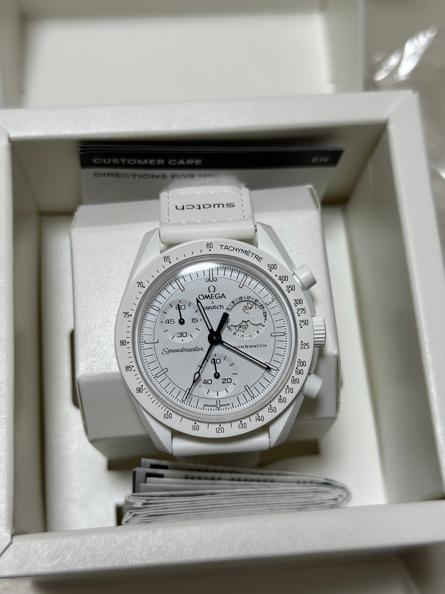 Snoopy x OMEGA x Swatch BIOCERAMIC MoonSwatch Mission To The Moonphase "White" SO33W700