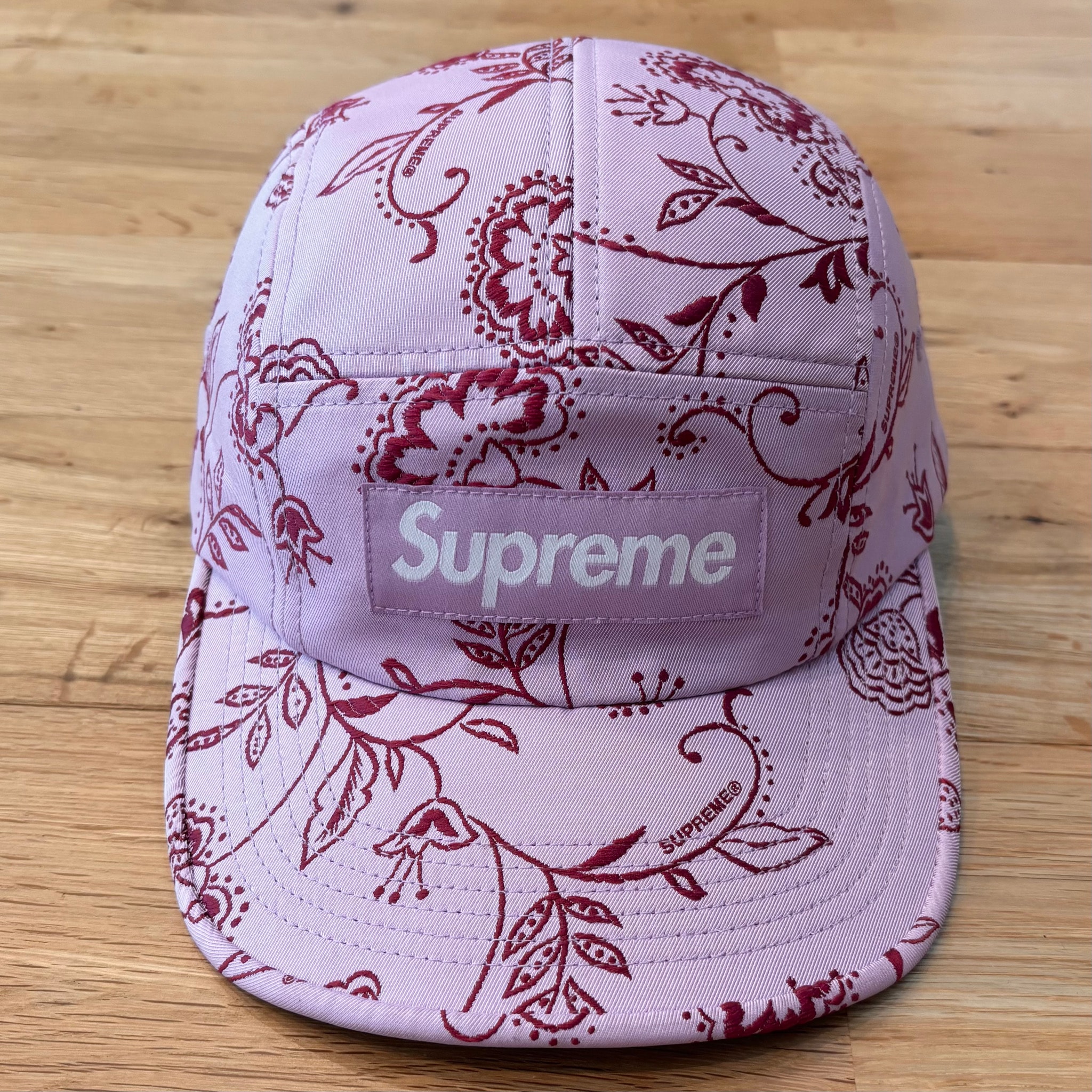 supreme ピンクキャップのおすすめアイテム | 通販・相場はスニーカー
