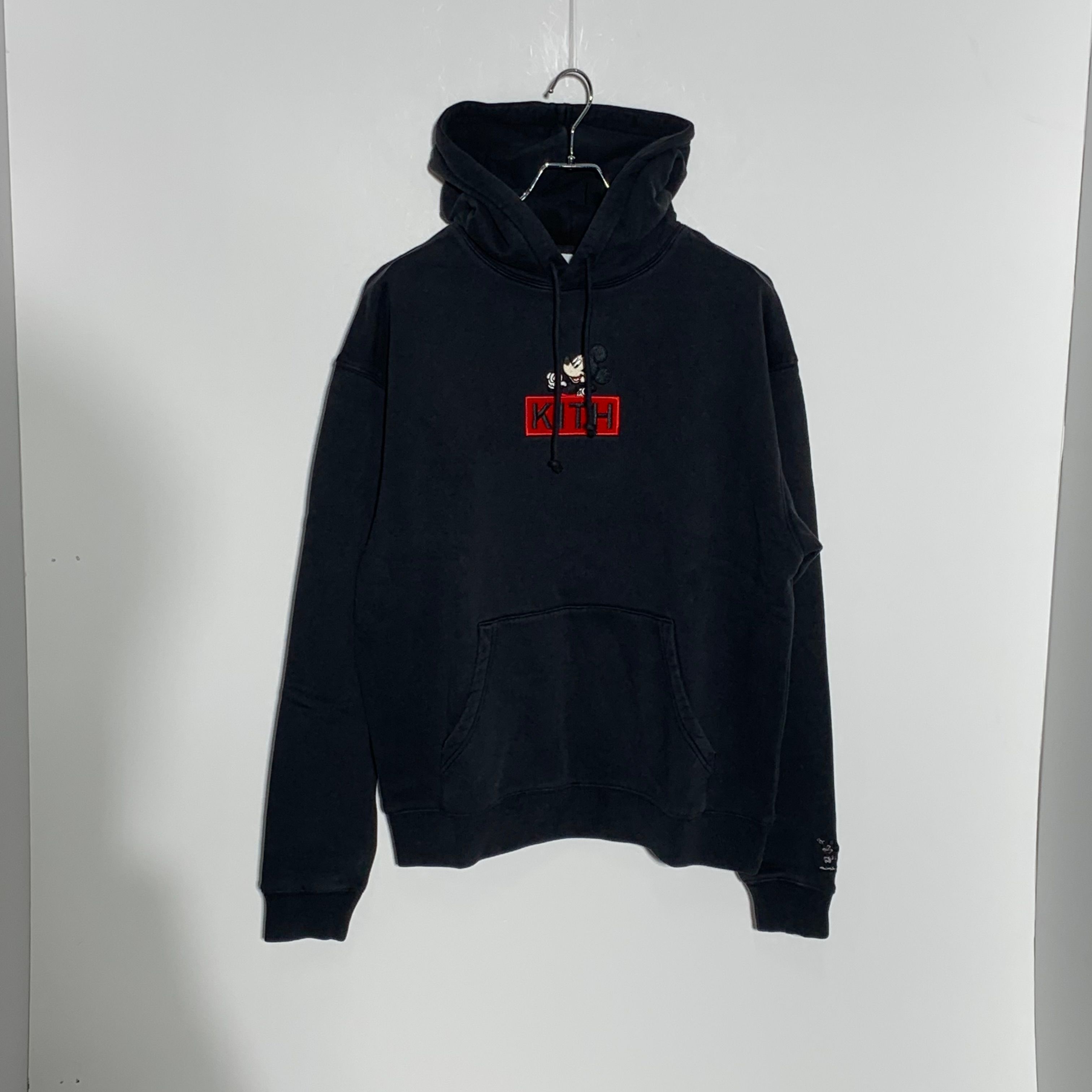B*中様 KITH Disney コラボ パーカー M ブラック　フーディー　デ KITH × Disney コラボパーカー XXL ブラック - メルカリ