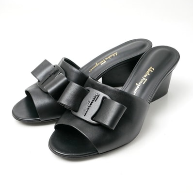 ■美品■Salvatore Ferragamo サルヴァトーレフェラガモ VALERY ミュール ヴァラリボン チャンキーヒール オープントゥ サンダル ブランド古着【中古】20260917/RB0655