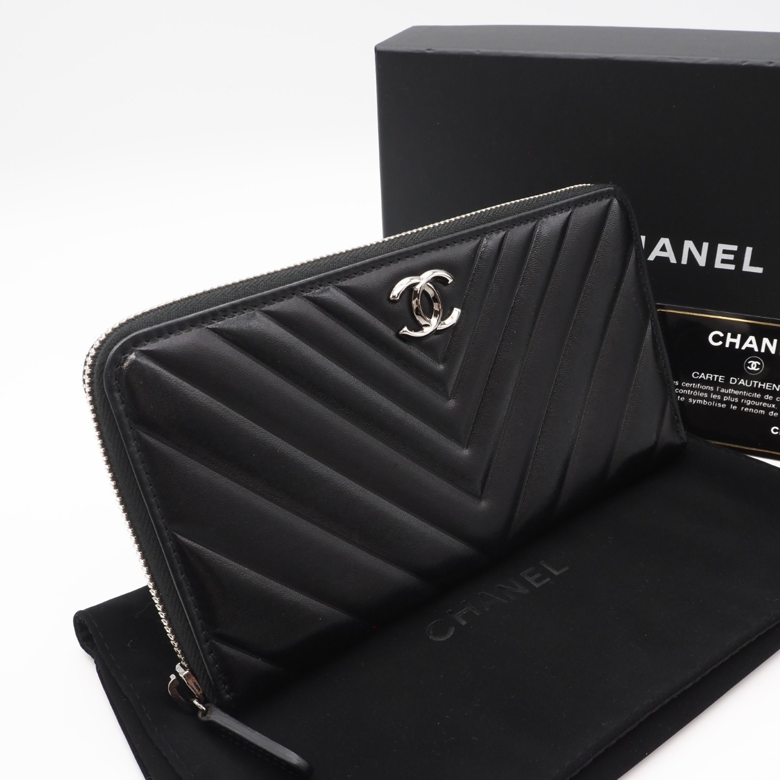 極美品 CHANEL シャネル ラムスキン シェブロン Vステッチ ラウンドファスナー長財布 A50097 長財布 ブラック ラムスキン レディース