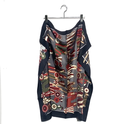 GUCCI 勲章 シルクスカーフ