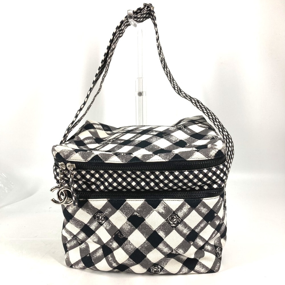 シャネル CHANEL チェック CC ココマーク カバン 肩掛け ハンドバッグ ショルダーバッグ キャンバス ホワイト