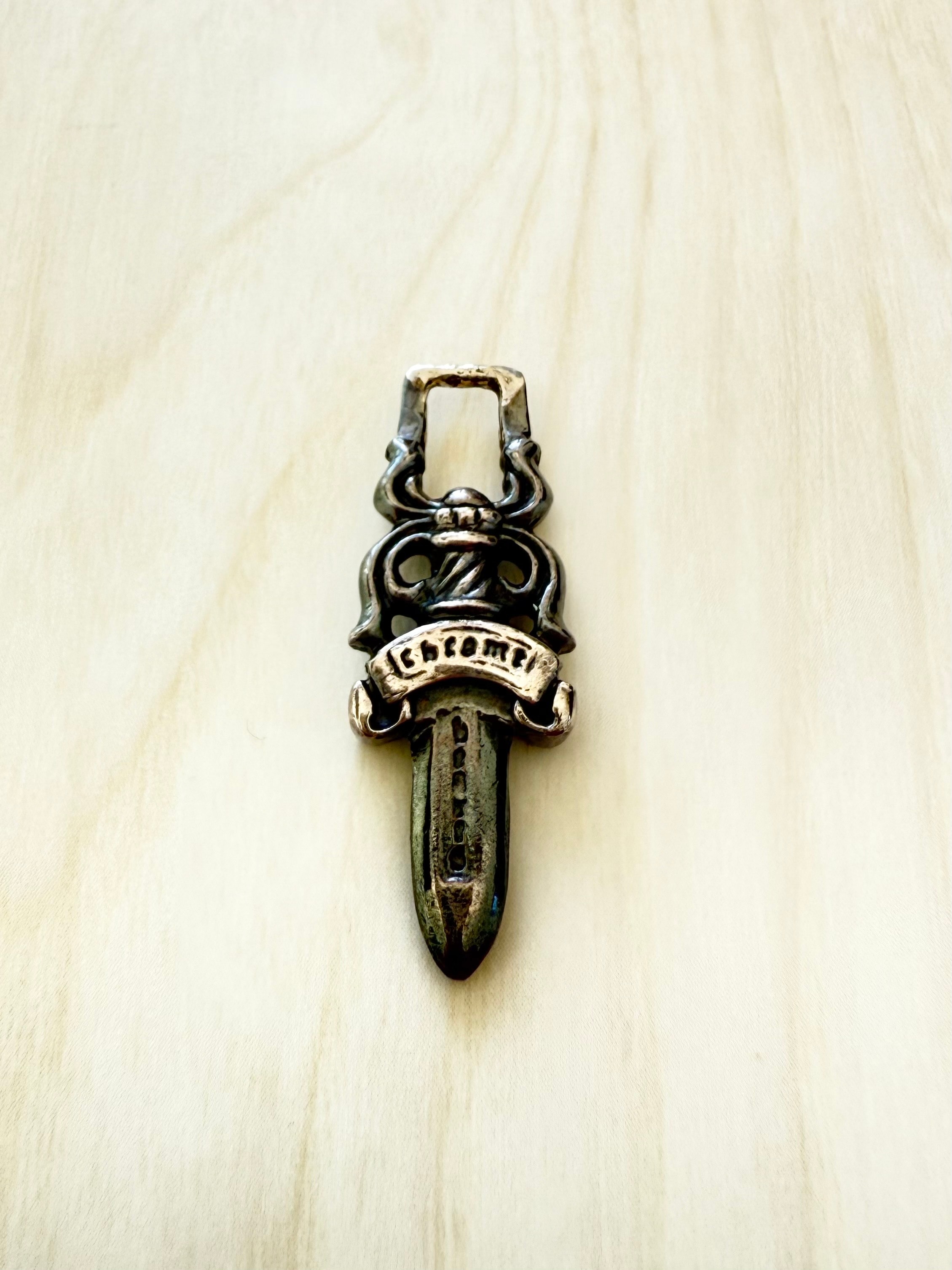 美品！正規品 クロムハーツ ダガーチャーム ネックレス ペンダント ウォレット 財布