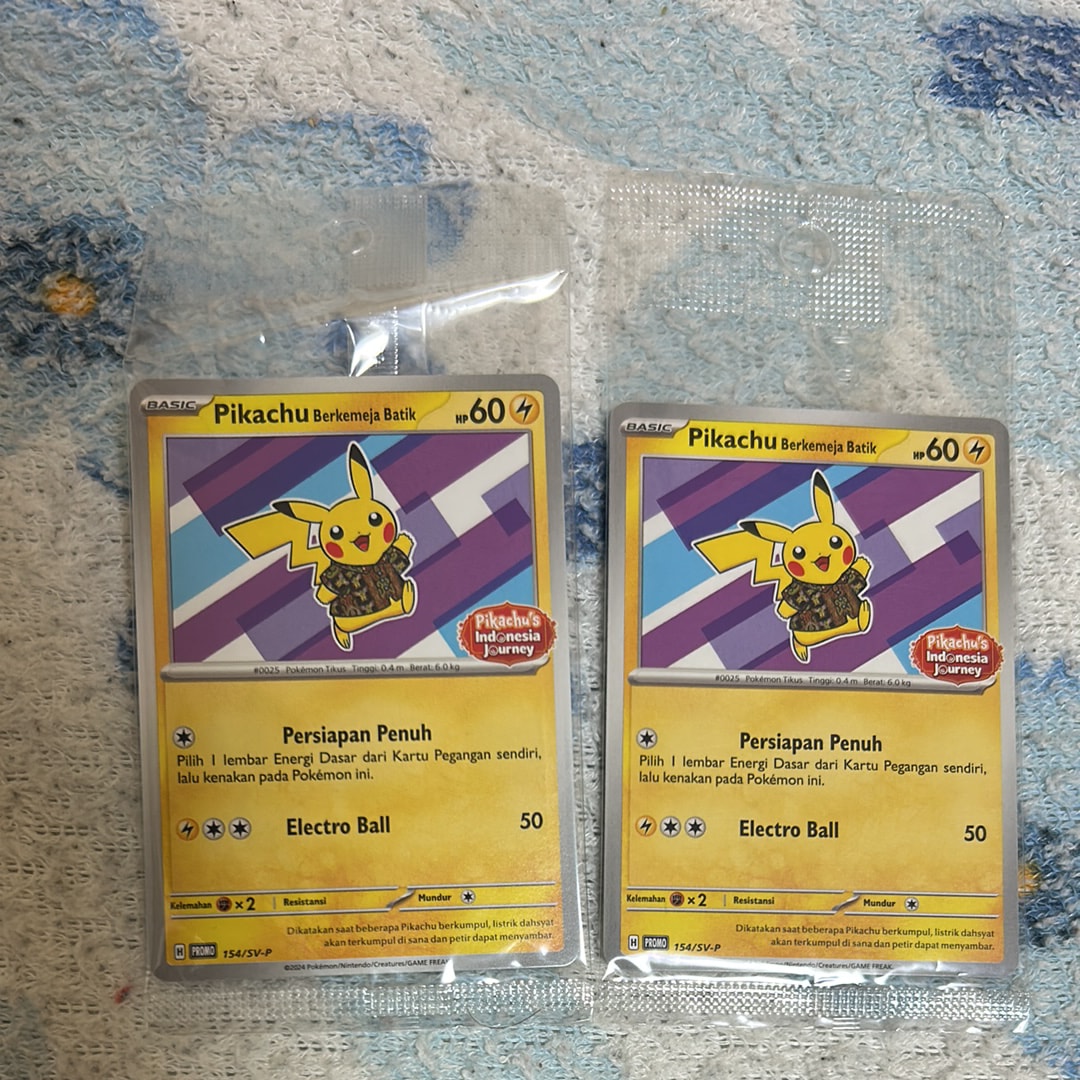 バティックシャツを着たピカチュウ (ネイティオ柄) P [SV-P 154]【インドネシア語版】(ピカチュウのインドネシアジャーニー)