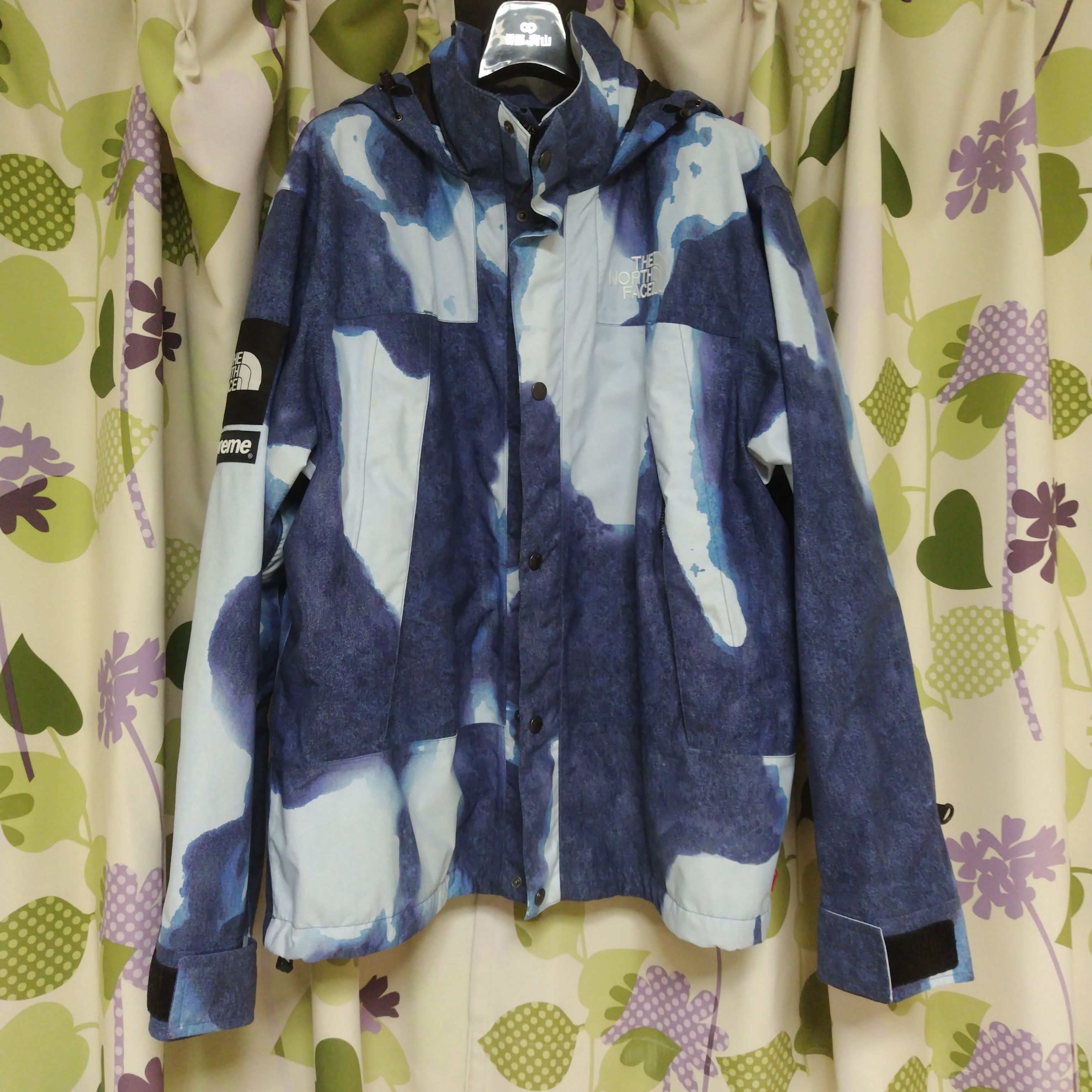 Supreme x The North Face Bleached Denim Print Mountain Jacket "Indigo"