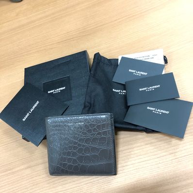 サンローラン クロコ型押し 折り財布