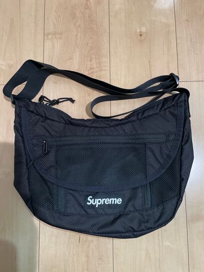 Supreme 2022ss Small Messenger Bag "Black"