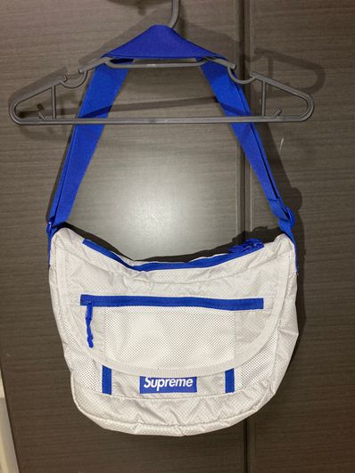 Supreme 2022ss Small Messenger Bag "Silver"