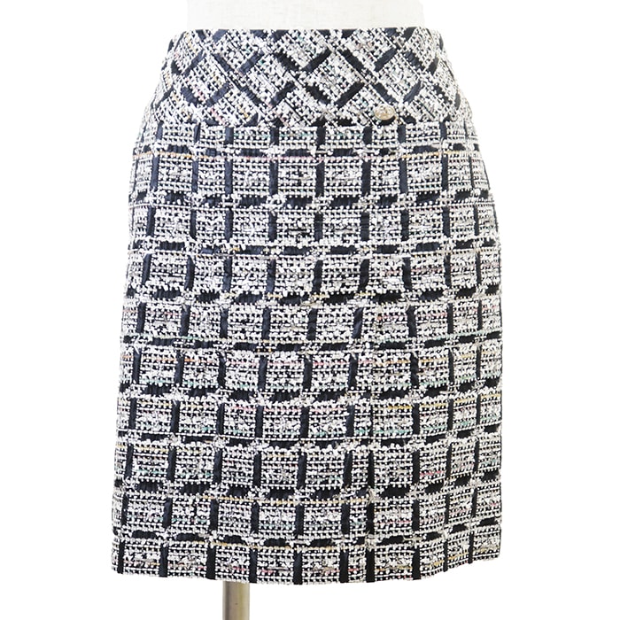 【極美品】CHANEL シャネル スカート サイズ 36 レディース P53785 ファンシーツイード メタリック ブロックチェック エアプレーン 飛行機 台形 Aライン ボトムス ホワイト ダークネイビー 白 紺 フランス製 カール・ラガーフェルド期