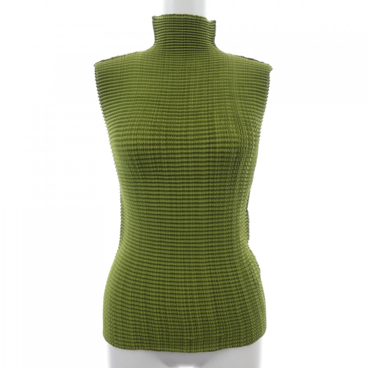 イッセイミヤケ ISSEY MIYAKE トップス