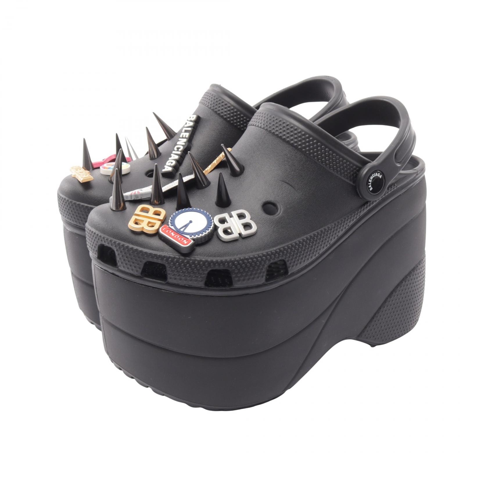 バレンシアガ BALENCIAGA BALENCIAGA × crocs The Foam サンダル 靴 ラバー レディース ブラック系 【中古】