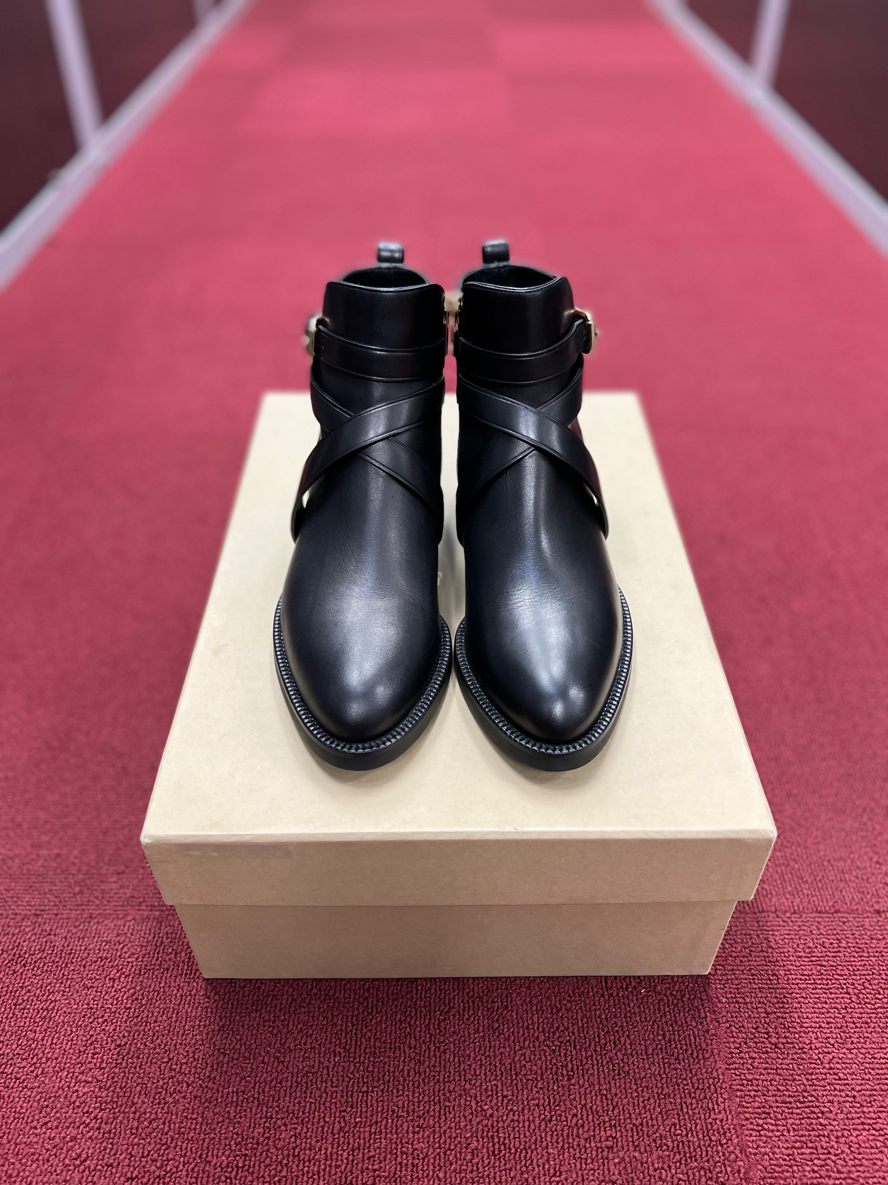 バーバリー ショートブーツ 23cm ブラック