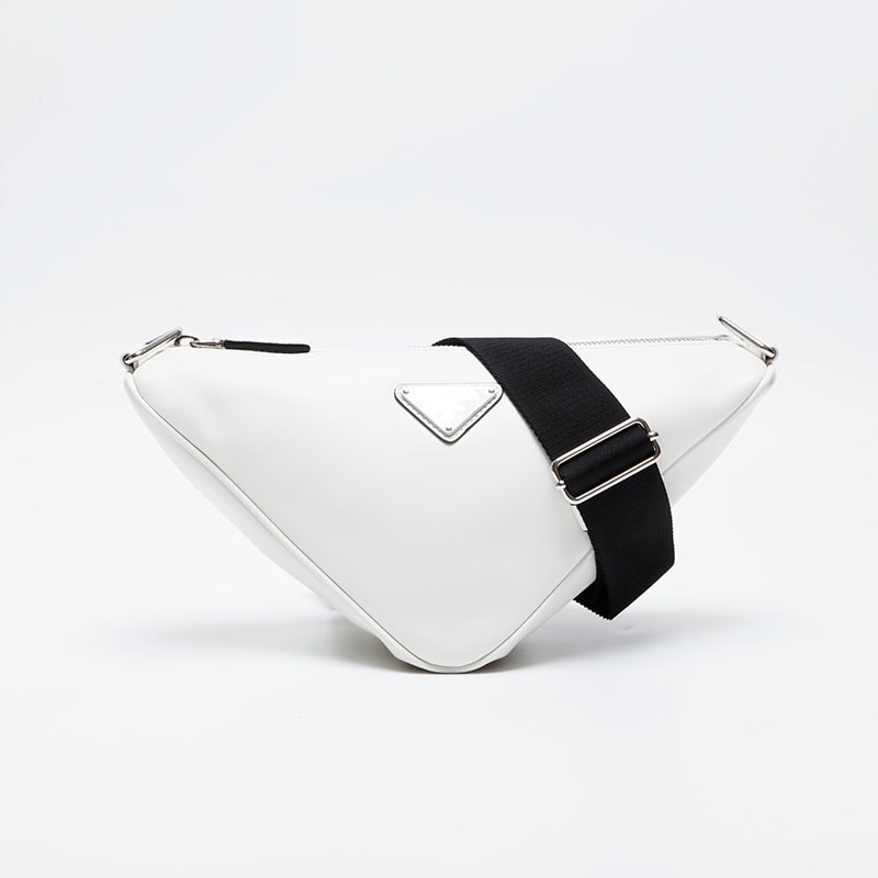 プラダ PRADA トライアングル ナッパレザー ショルダーバッグ【中古】