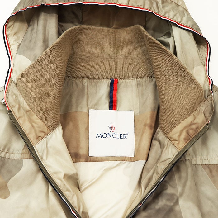 B (目立った傷や汚れなし)】SALE【美品】MONCLER モンクレール B (目立った傷や汚れなし)】SALE【美品】MONCLER モンクレール