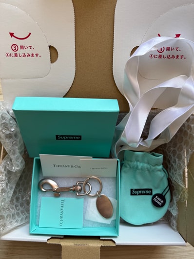 Supreme / Tiffany & Co. Return to Tiffany Oval Tag Keyring "Silver"