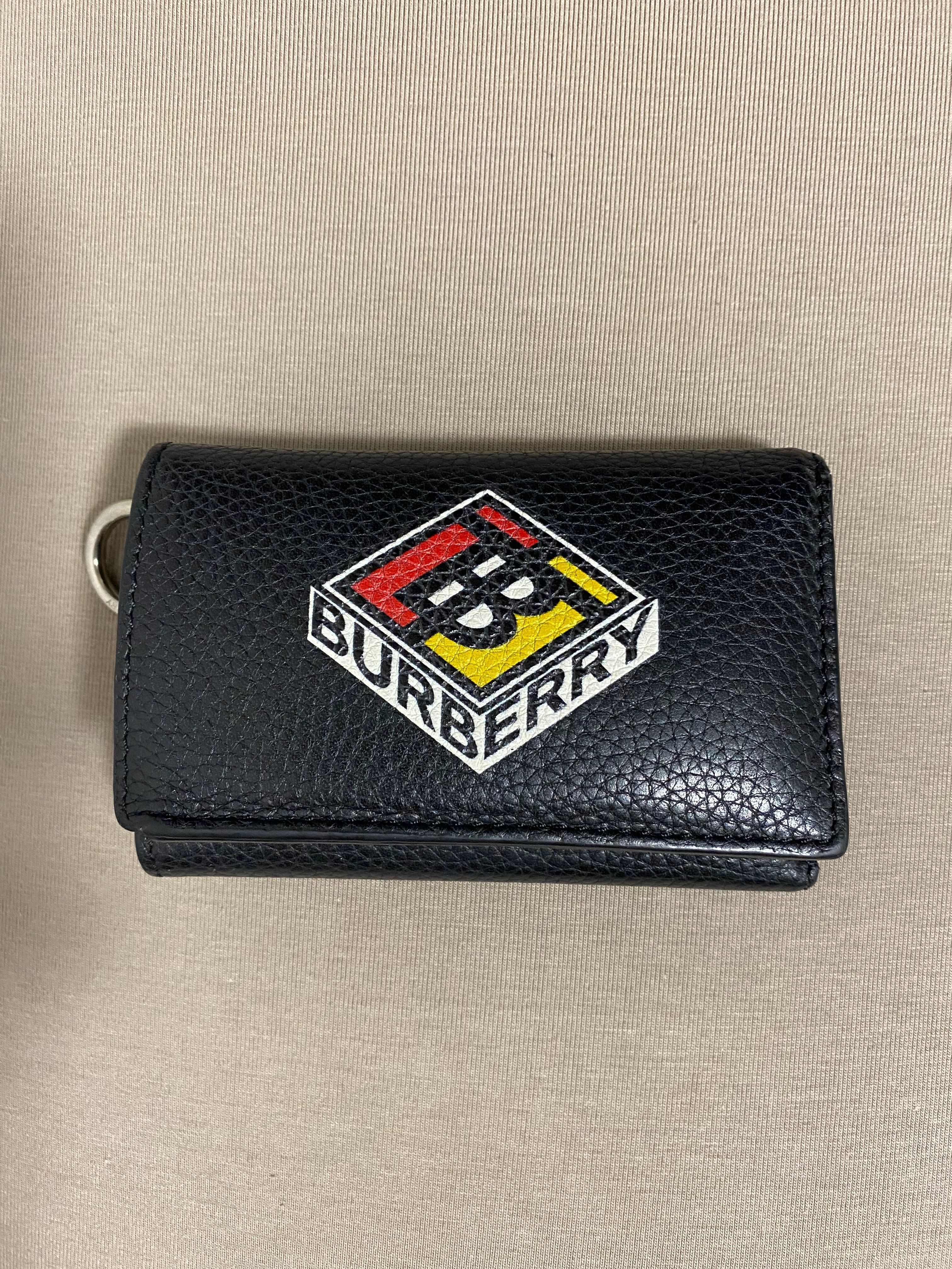 BURBERRY Finn Patches Grainy Leather Wallet "Black"
