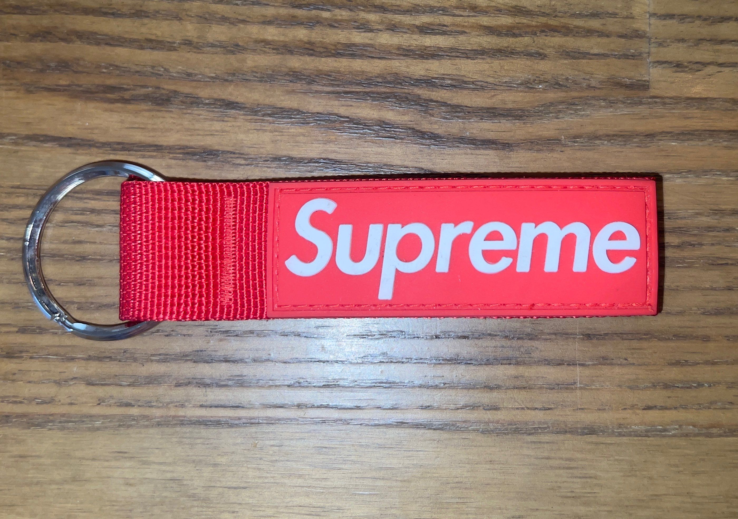 Supreme Webbing Keychain "Red" (20FW)