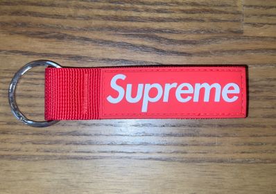 Supreme Webbing Keychain "Red" (20FW)