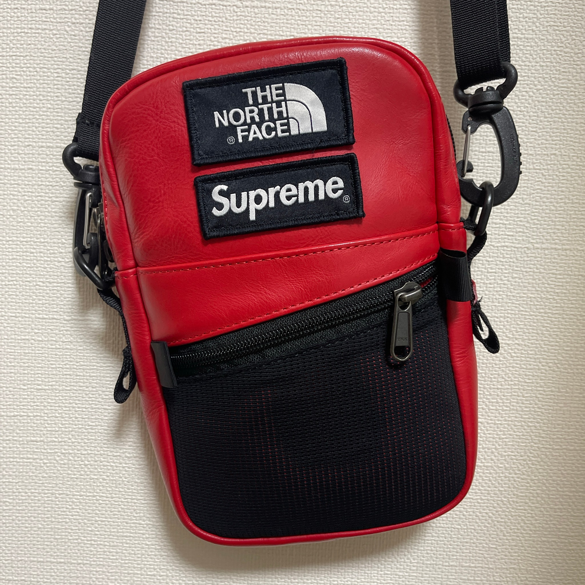 Supreme x The North Face Leather Shoulder Bag "Red"