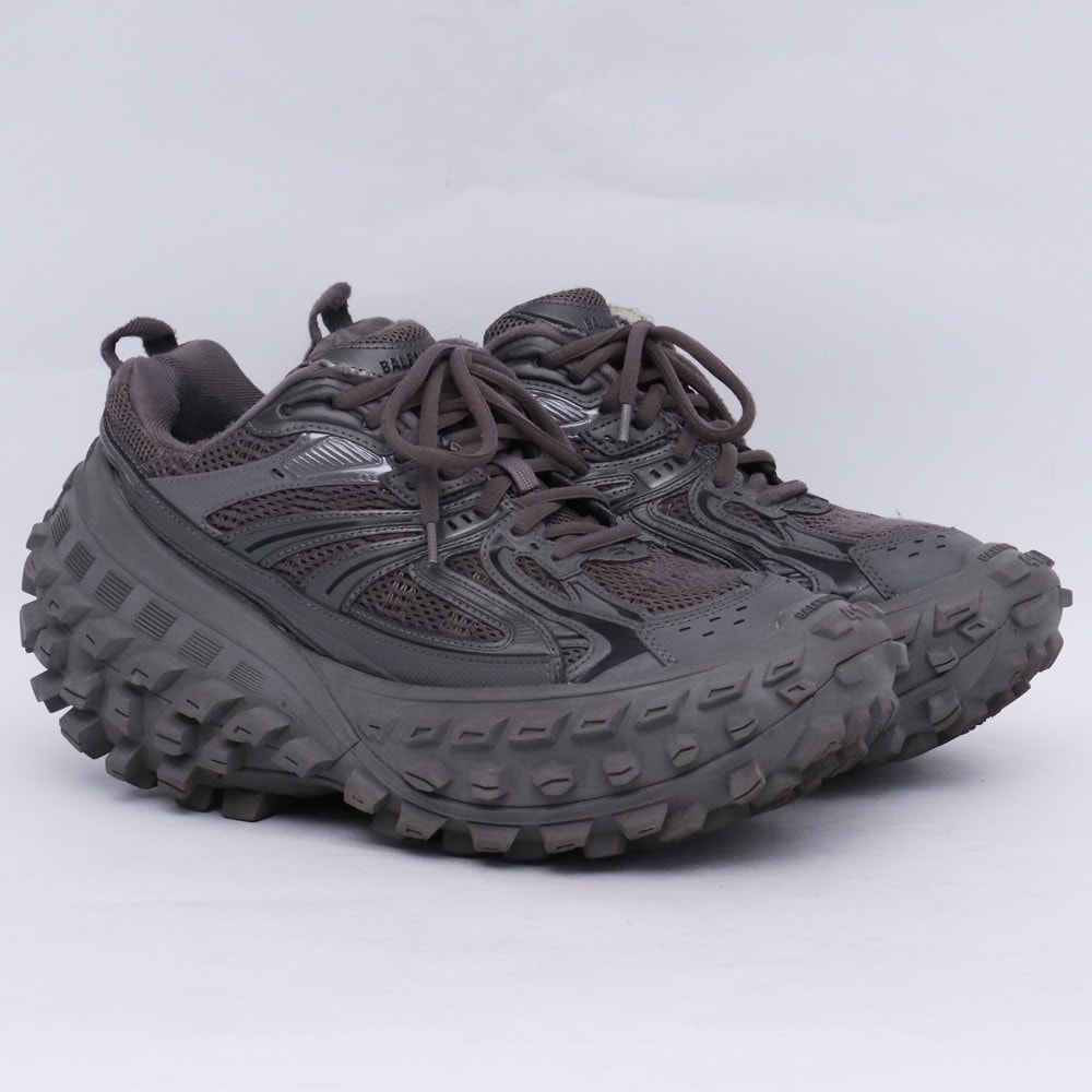 BALENCIAGA ディフェンダー バウンサー スニーカー グレー 685613