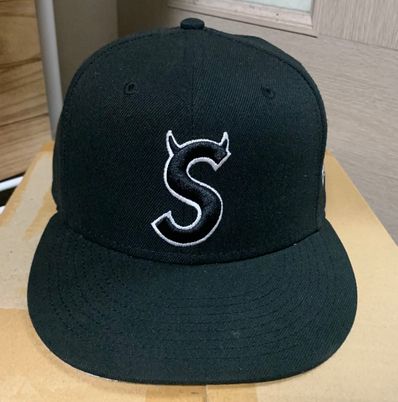 Supreme S Logo New Era "Black" (22FW)