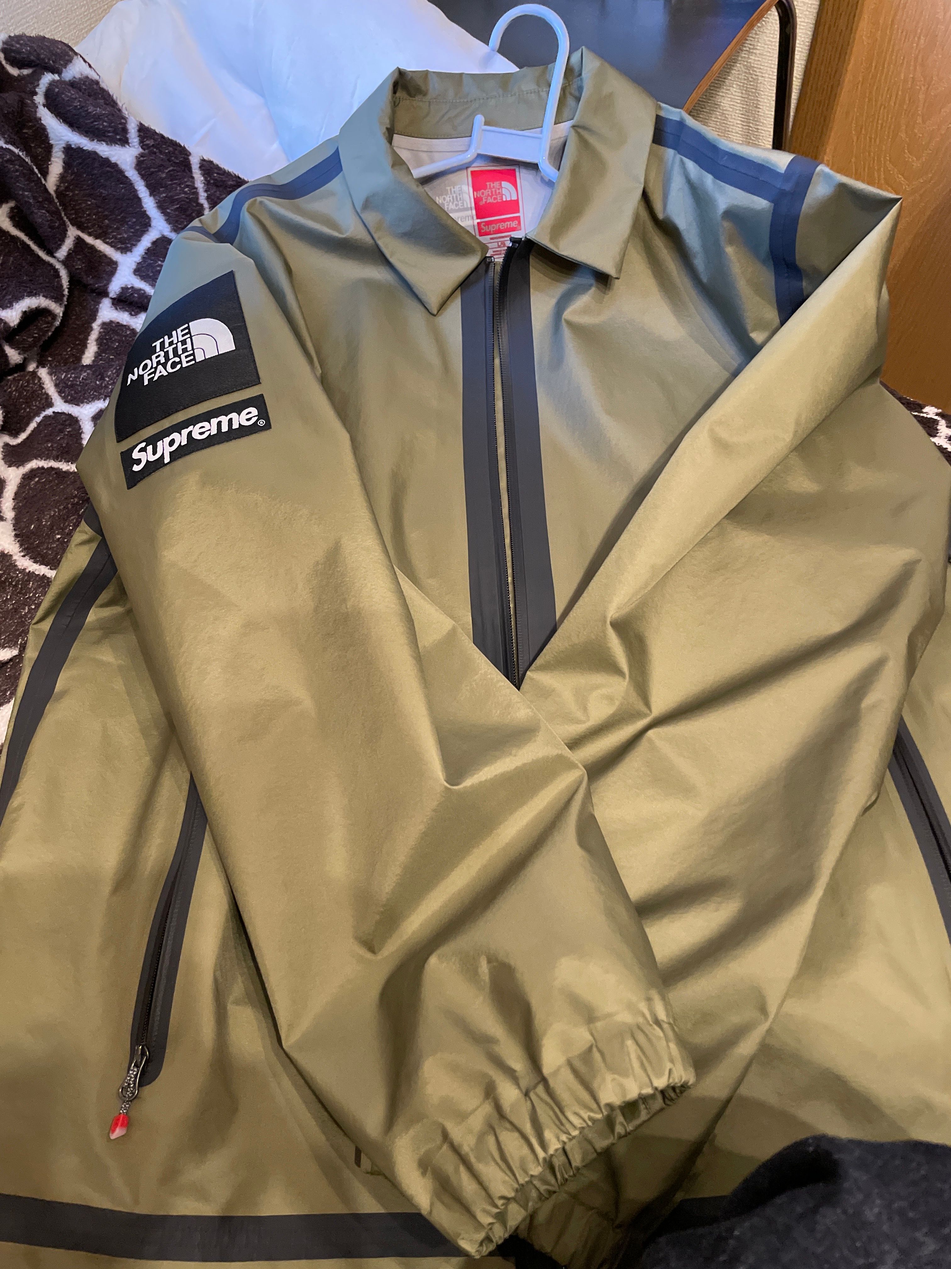 Supreme x The North Face Summit Series Outer Tape Seam Coaches Jacket "Olive"