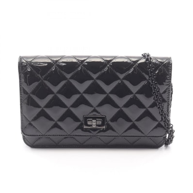 シャネル CHANEL 2.55 マトラッセ ショルダーバッグ バッグ パテントレザー レディース ブラック系 【中古】