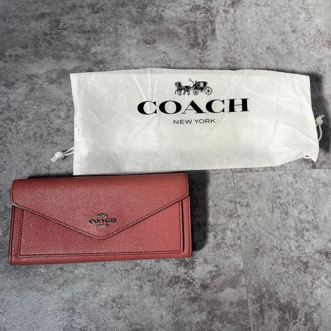 【COACH】保存袋付き コーチ フラップエンベロープウォレット 長財布 グレインレザーモチーフ グレインレザー レディース ピンク レッド 赤色 ロゴ入り フラップ式 カジュアル 59970